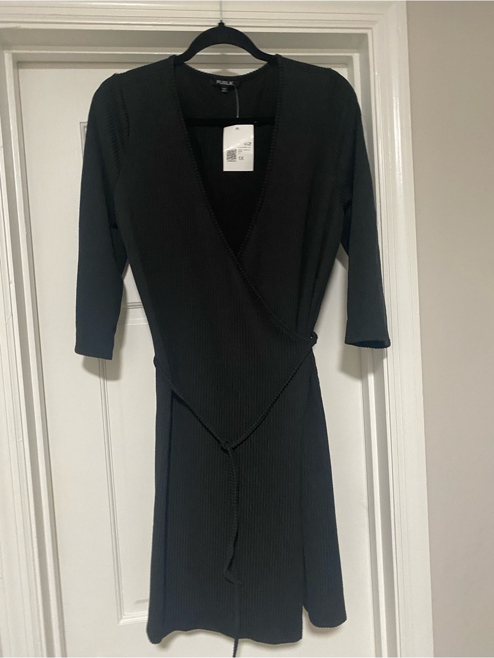 Forever 21 Black Rib-Knit Wrap Dress